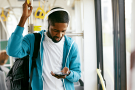 Capa do post "Melhores podcasts sobre finanças: 8 opções para conhecer e aprender a cuidar da vida financeira"